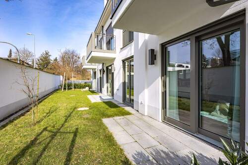 Garten - 1 Zimmer Mehrfamilienhaus, Wohnhaus zum Kaufen in München