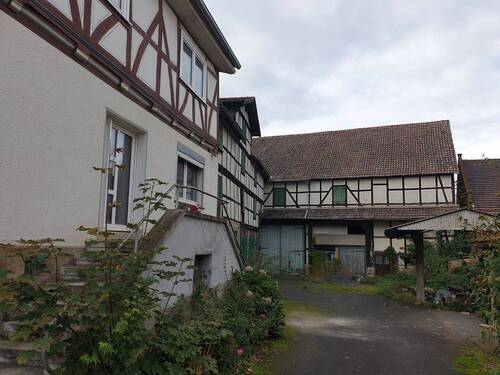 Innenhof - 2.jpg - 8 Zimmer Bauernhaus, Landhaus in Fritzlar