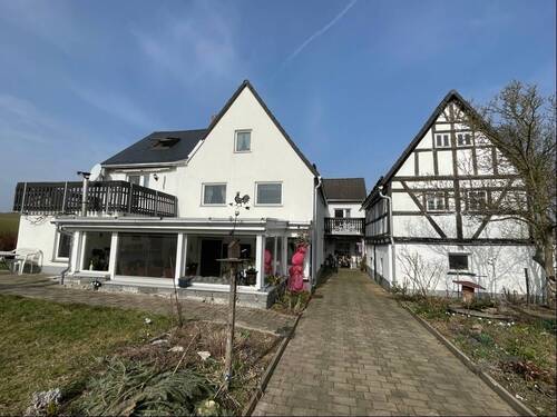 Ansicht - 9 Zimmer Mehrfamilienhaus, Wohnhaus zum Kaufen in Bobritzsch-Hilbersdorf