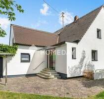 Doppelhaushälfte in Gartenidylle mit Baugenehmigung zur Erweiterung - Augsburg Göggingen