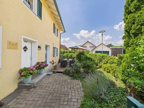 Eingang_Vordere Terrasse - 4 Zimmer Einfamilienhaus in Essenbach
