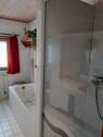 Badewanne und Dusche - 