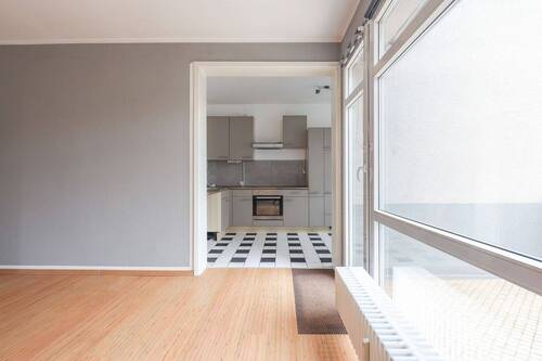 Blick zur Küche - Atrraktive gepflegte Wohnung in zenraler Lage Dahlem Schmargendorf