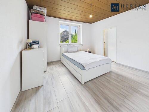 Schlafzimmer 1.OG - 