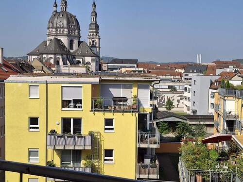 Blick vom Balkon - Über den Dächern von Würzburg...