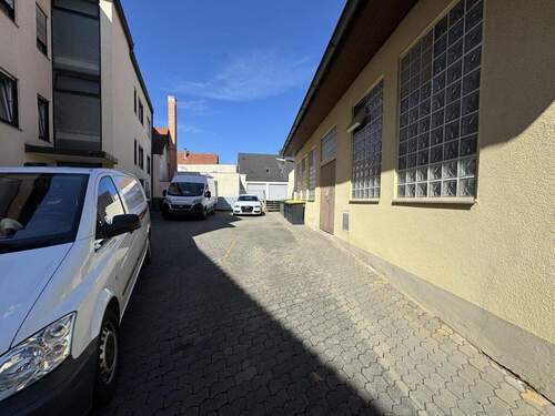 Einfahrt Parkplätze - 