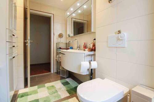 6852c722-c289-402f-9baf-3adc568a0f00 - 