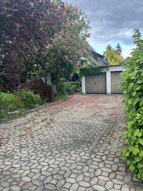 Zufahrt zur Doppelgarage - Baugrundstück Nürnberg Nähe Sanaklinik