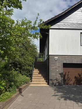 EingangHof - 5 Zimmer Einfamilienhaus in Bad Gandersheim