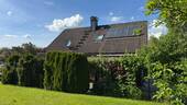 Dach mit Solarelementen - Einfamilienhaus mit 135,00 m&sup2; in Bad Gandersheim zum Kaufen