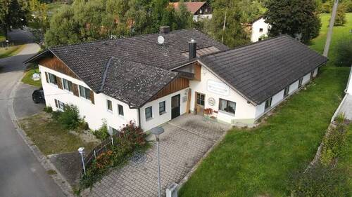 Ansicht - Enorm viel Platz! - Wohnhaus mit vielen Möglichkeiten