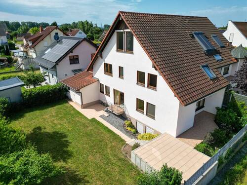 Titel - 6 Zimmer Doppelhaushälfte zur Miete in Karlsdorf-Neuthard