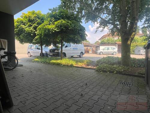 Terrasse/Anlieferung - 