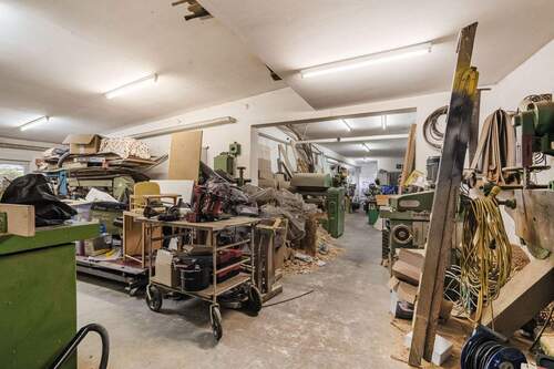 großzügige Werkstatt - 