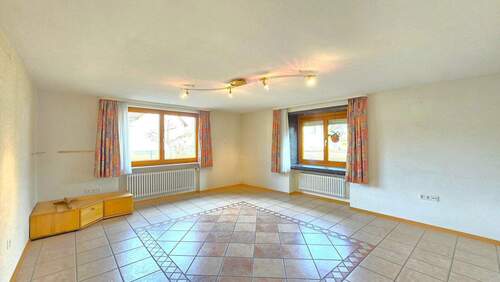 Bild 2 - 6 Zimmer Bauernhaus, Landhaus zum Kaufen in Klettgau