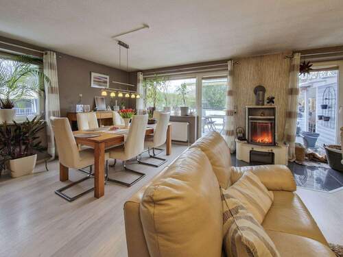 Wohnzimmer - 4 Zimmer Doppelhaushälfte in Itzehoe