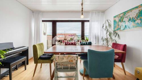 Esszimmer 1 - Wohnung mit 2 Balkone, viel Platz und Garagenstellplatz in Stuttgart-Sillenbuch