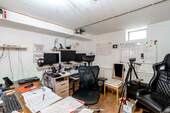 Büro KG - 