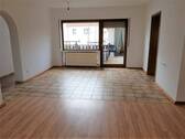 Wohnen von Terrasse - 3 Zimmer Etagenwohnung zur Miete in Bennhausen
