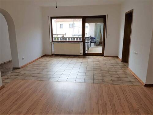 Wohnen von Terrasse - 3 Zimmer Etagenwohnung zur Miete in Bennhausen
