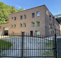 Vielseitige Gewerbeimmobilie mit großzügigen Flächen für Produktion und Lagerung - Altena Rahmede