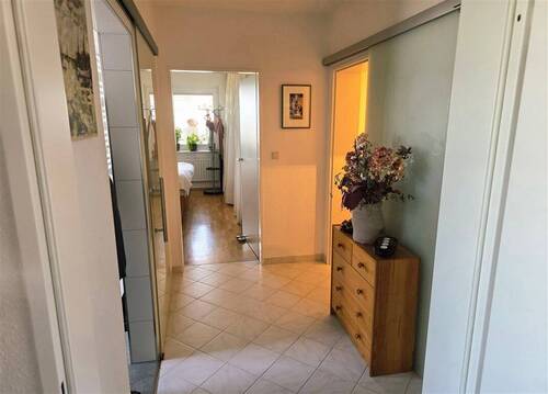 Flur Richtung Schlafzimmer - 