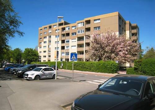Sicht auf Gebäude Straßenseite - 