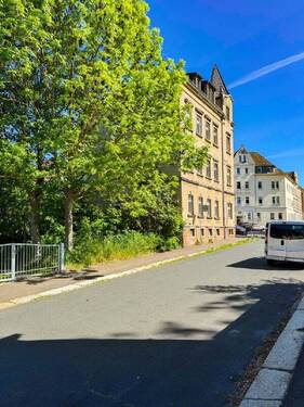 Zugang nur durchs Grüne möglich - 1 Zimmer Mehrfamilienhaus, Wohnhaus in Waldheim