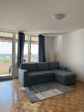 Wohnzimmer - 3 Zimmer Etagenwohnung zum Kaufen in München