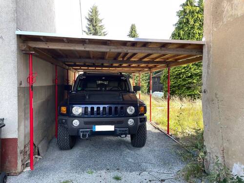 Carport auf dem Grundstück - 