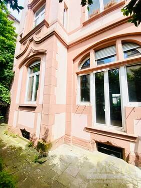 EG Austritt Vorgarten - 2 Zimmer Mehrfamilienhaus, Wohnhaus zum Kaufen in Frankfurt am Main