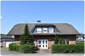 Bild1 - Charmanter Bungalow mit Einliegerwohnung und Doppelgarage in familienfreundlicher Lage von Medebach!