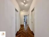 Flur Blick zum Schlafzimmer - 