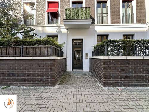 Ansicht Hauseingang - Etagenwohnung mit 81,00 m² in Berlin zum Kaufen