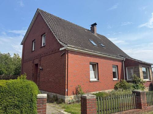 Außenansicht - IMMOBILIEN GUMNIOR präsentiert: geräumiges Zweifamilienhaus auf großem Grundstück in Rheine-Mesum