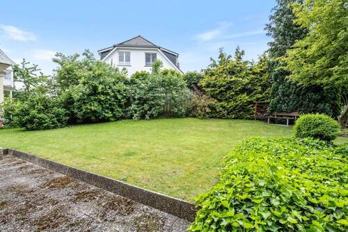 Parkähnliches Grundstück - 