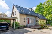 Seitenansicht.jpg - 6 Zimmer Einfamilienhaus zum Kaufen in Ahrensburg