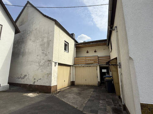 Garage/Nebengebäude - 6 Zimmer Einfamilienhaus zum Kaufen in Weinähr