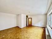 Wohnzimmer - Gepflegte 3-ZKB mit Balkon und Garagenplatz in ruhiger Lage!
