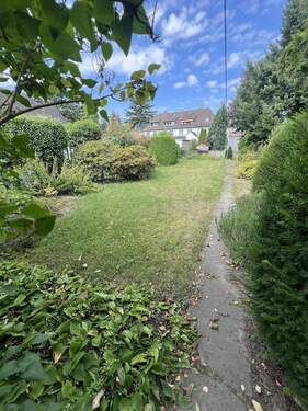 Hinteres Gartenstück - 4 Zimmer Doppelhaushälfte zum Kaufen in Neuss