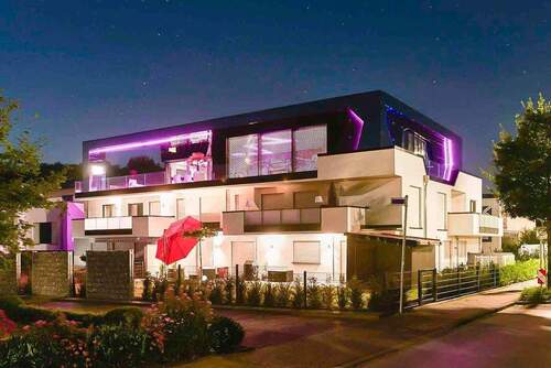 2 Außenansicht bei Nacht - Designer-Penthouse, skandalös schön und einzigartig in Ausstattung und Stil in Oelde