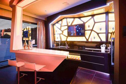 7 Designerküche bei Nacht - 