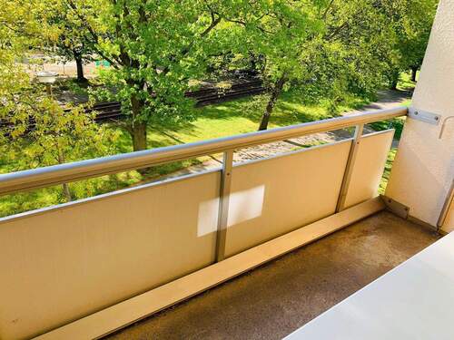 Balkon - 2 Zimmer Etagenwohnung zur Miete in Brandenburg