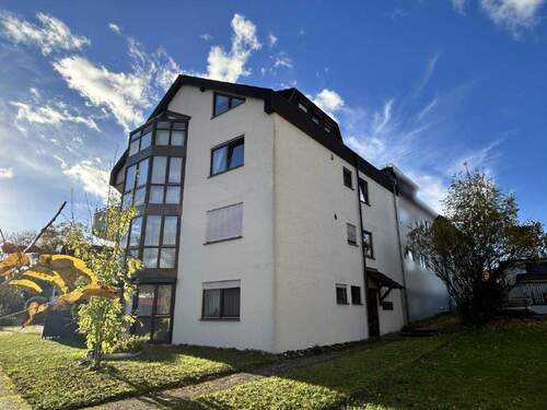 Hausansicht 2 - 4 Zimmer Etagenwohnung zum Kaufen in Nehren