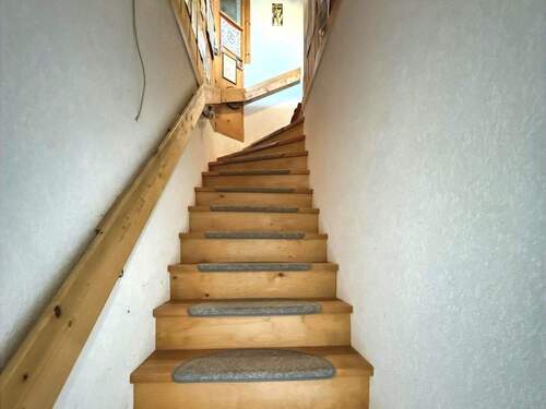 Treppenaufgang zum Obergeschoss - 
