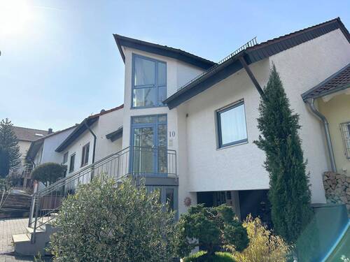 Gebäudeansicht 1 - Vielseitiges Zuhause in Pfinztal - Ideal für Familien & Mehrgenerationen