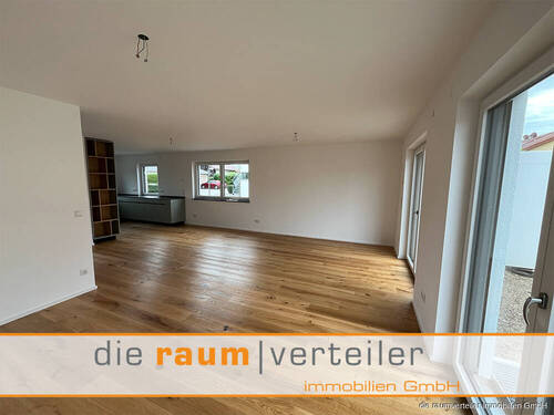 Muster Wohnzimmer Fenstereck mit blick ins Wohnzimmer - Doppelhaushälfte mit 112,00 m² in Bruckmühl zum Kaufen