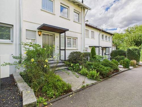 Außenansicht - Sanierungsperle in Böblingen - Reihenmittelhaus mit Potenzial für Ihr Traumzuhause