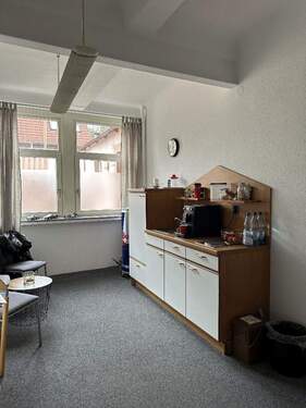 Sozialraum EG - Bürovermietung - 1 Zimmer Mehrfamilienhaus, Wohnhaus zum Kaufen in Höchberg