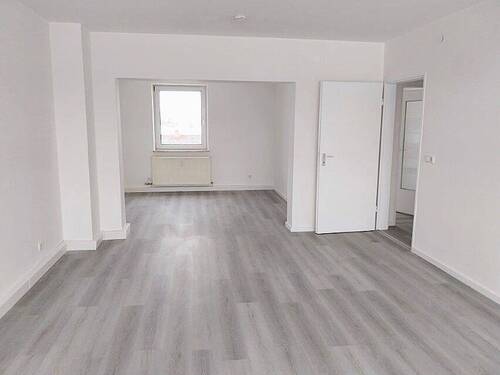 Wohn-/ Esszimmer - Waldsassen! Sanierte 4,5-Zimmer-Wohnung mit Balkon WE14